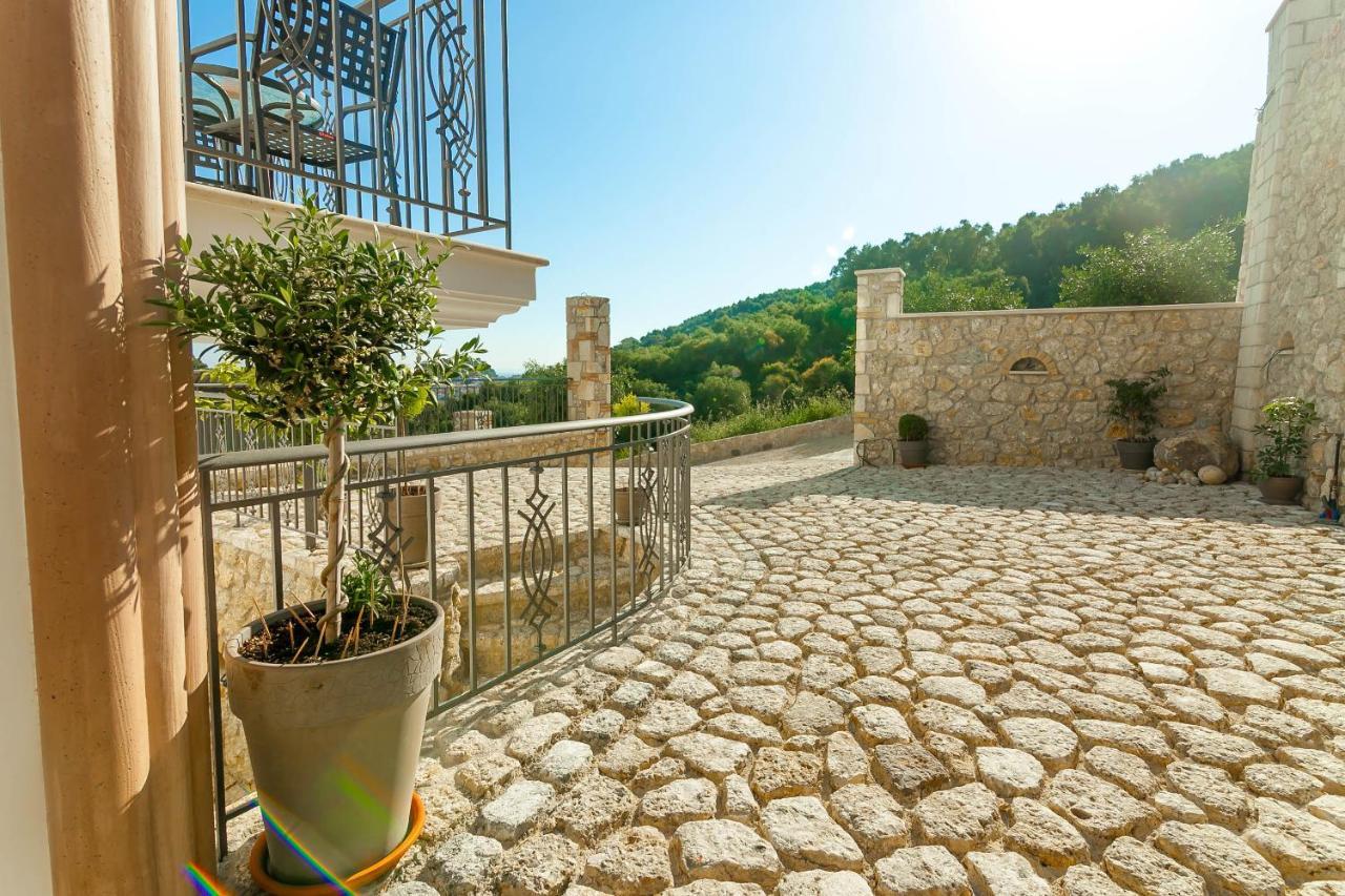 Natura Luxury Suites Parga Eksteriør billede