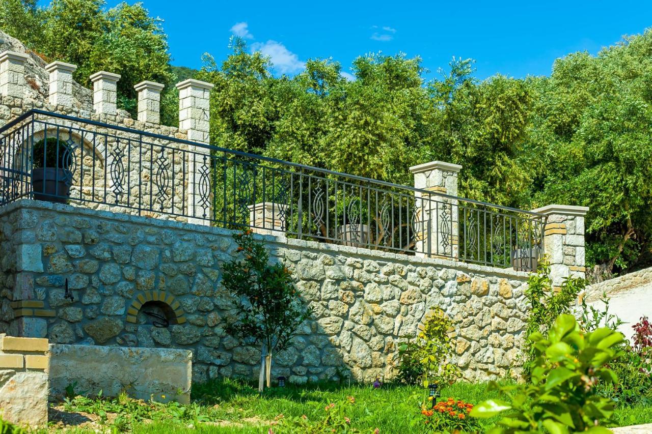 Natura Luxury Suites Parga Eksteriør billede