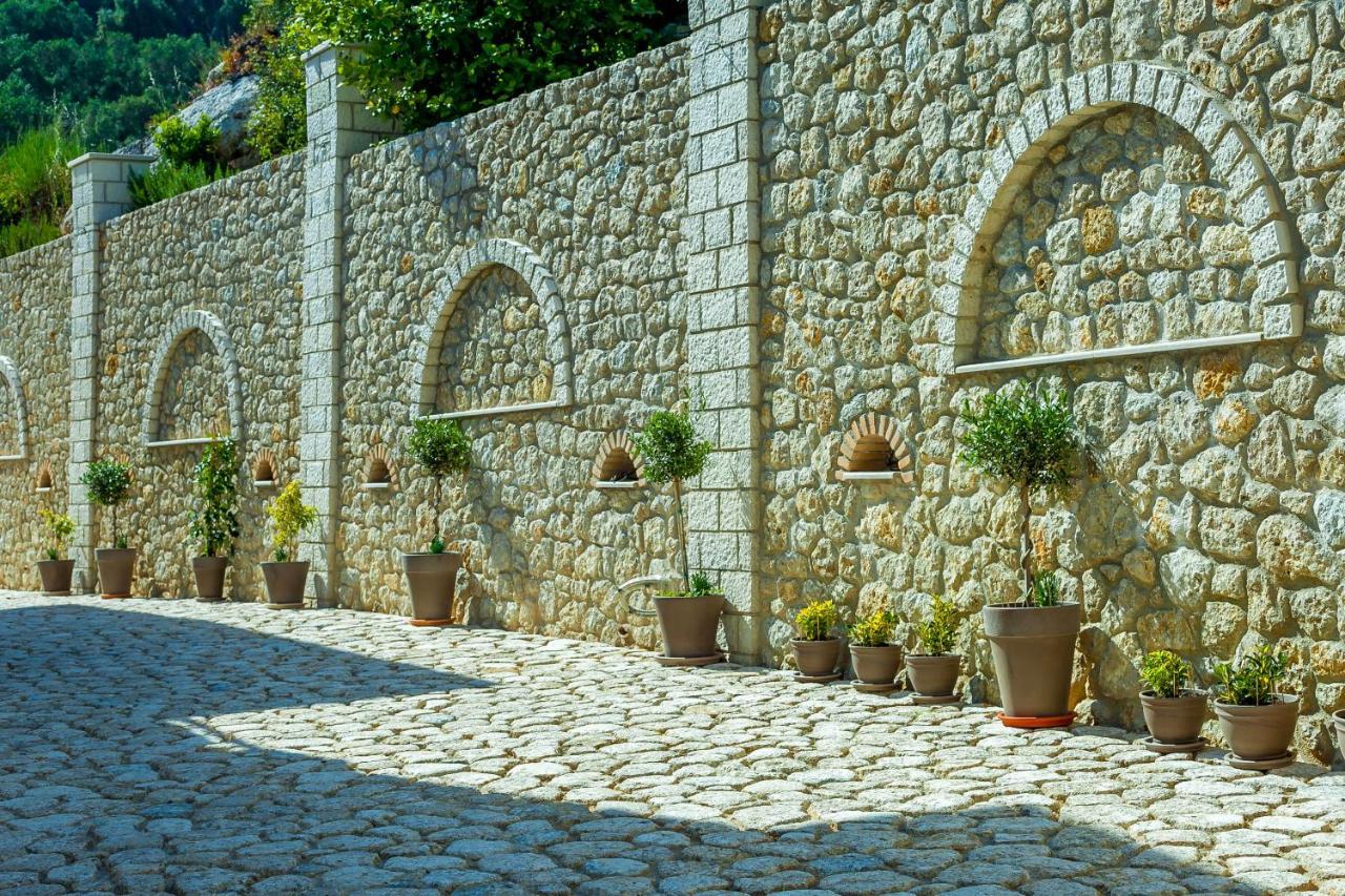 Natura Luxury Suites Parga Eksteriør billede