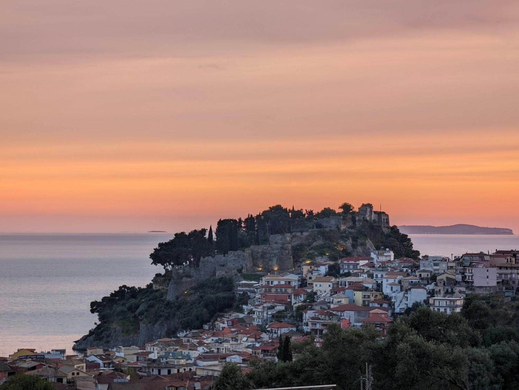 Natura Luxury Suites Parga Eksteriør billede